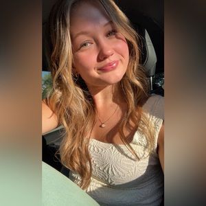 Meet your Posher, Ava